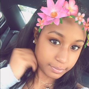 Meet your Posher, Lena